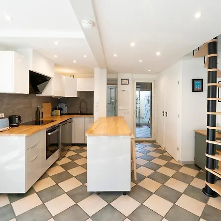 Charmante Maison A 200m De La *